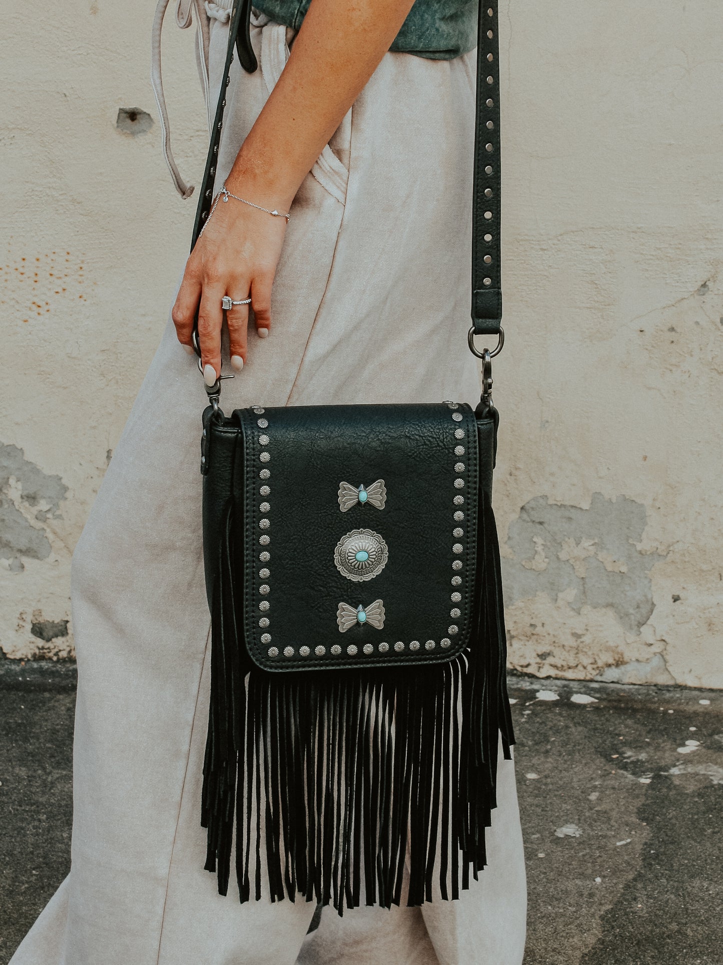 The Concho Crossbody Purse - Black